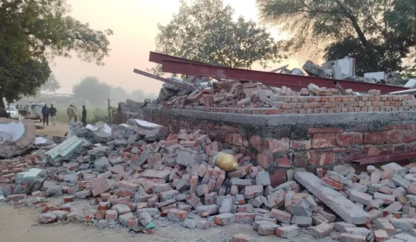 समुदाय विशेष का धार्मिक स्थल ढहाया