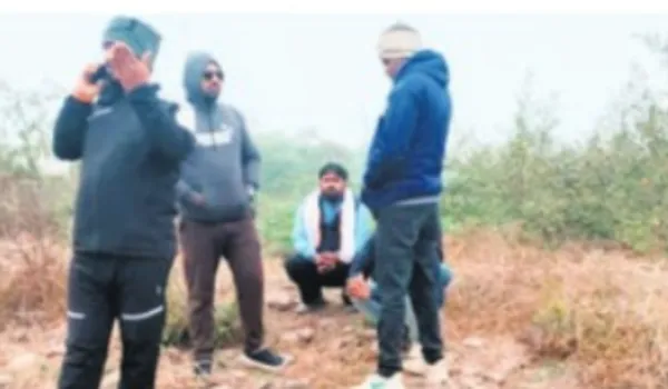 धौलपुर के जंगल में गड्ढे में मिला युवक का शव