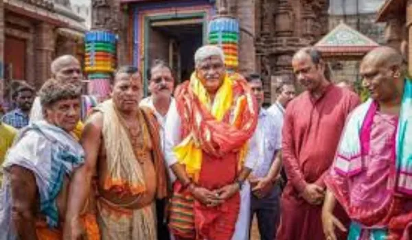 शेखावत ने किए जगन्नाथ व कोणार्क मंदिर के दर्शन