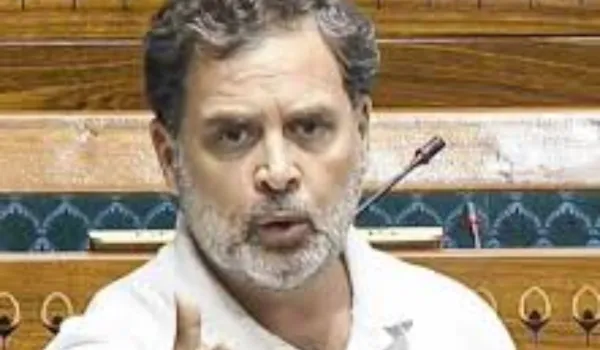 राहुल-सरकार आमने-सामने