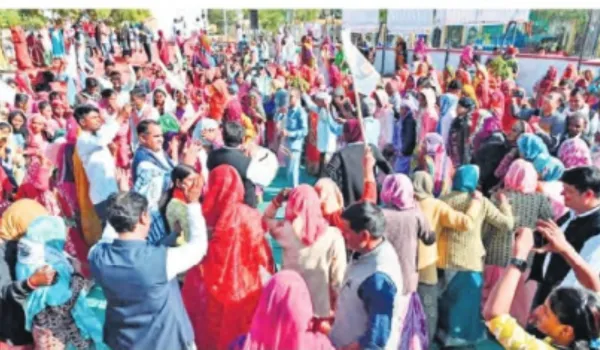 सिविल सोसायटी के साथ कांग्रेस भी उतरी सड़कों पर