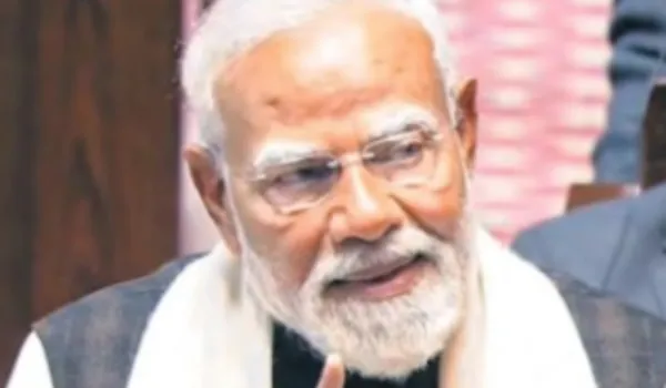 'मोहब्बत की दुकान से निकल रही है कब्र खोदने की सियासत'