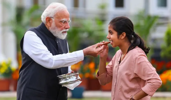 प्रौद्योगिकी का गुलाम न बनें... AI को सिर्फ मार्गदर्शक बनाएं