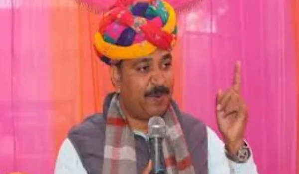 पुरानी घोषणाएं अधर में, फिर होगी जुमलों की बरसात