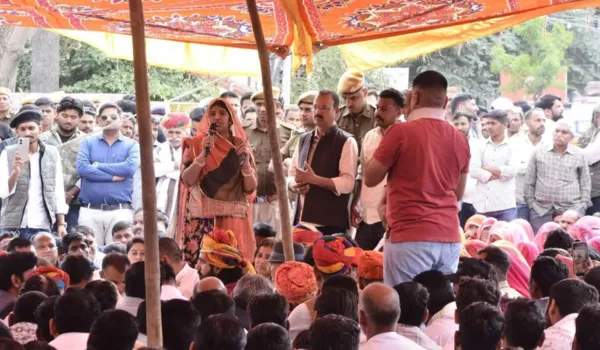 गैंगस्टर की धमकी के विरोध में कुचामन बंद... प्रदर्शन