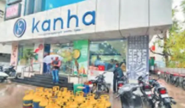 कान्हा रेस्टोरेंट और सांवरिया स्वीट्स पर आयकर का शिकंजा