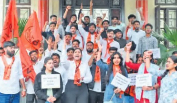 RU में ABVP का प्रदर्शन