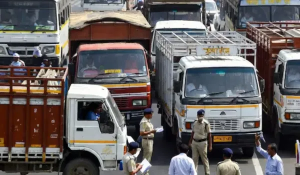 15 साल पुराने व्यावसायिक वाहनों पर होगा एक्शन