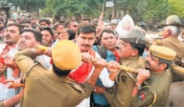 भाजयुमो का कांग्रेस वॉर रूम के बाहर प्रदर्शन