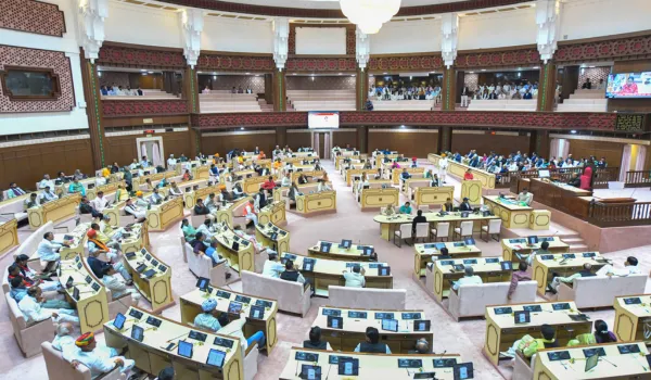 भाजपा प्रदेशाध्यक्ष की फोटो वाली बुकलेट पर विवाद