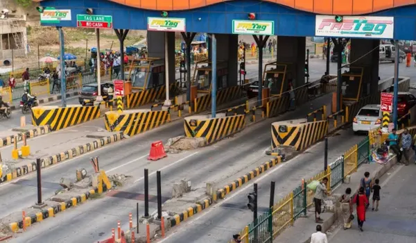 ठगों ने 13 राज्यों में एनएचएआई के सॉफ्टवेयर-सर्वर के अलावा अपना साॅफ्टवेयर तैयार कर किया इंस्टाॅल खास साॅफ्टवेयर से 200 टोल प्लाजा पर करोड़ों का घोटाला