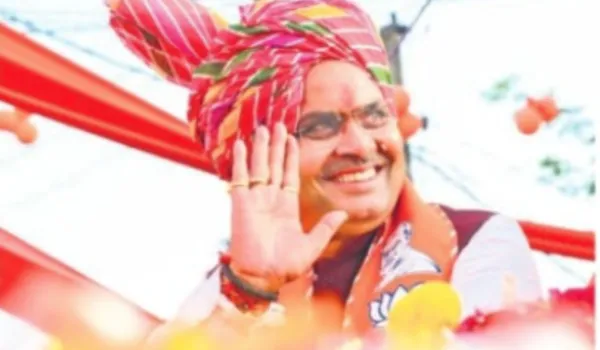 कैब-डिलीवरी सेवाओं में मिला बीमा कवच