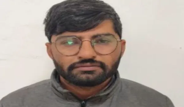 परीक्षाओं में डमी अभ्यर्थी बैठाने वाला गिरफ्तार