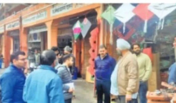 गंदगी दिखी तो अफसरों को लगाई फटकार