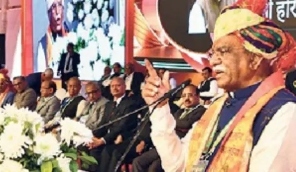 परंपराओं संग भविष्य के प्रति सजग समाज ही बढ़ता है आगे