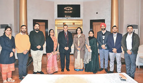 मुख्य सचिव ने बीकानेर हाउस में ली बैठक