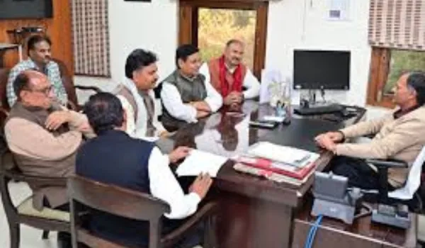 दिल्ली के इशारे पर हो रहा कांग्रेस समर्थितों के नाम काटने का षड्यंत्र