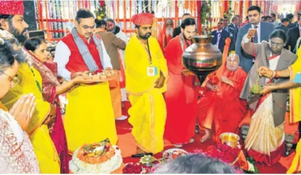 द्रौपदी मुर्मू ने दी हनुमत महायज्ञ में पूर्णाहुति