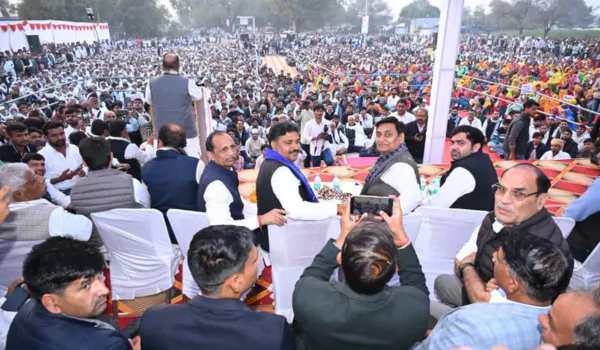 पर्ची सीएम तक पहुंचती है और किसानों की जमीन बेच दी जाती है: डोटासरा