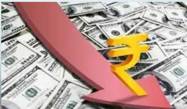 डॉलर के मुकाबले रुपया रिकॉर्ड निचले स्तर पर