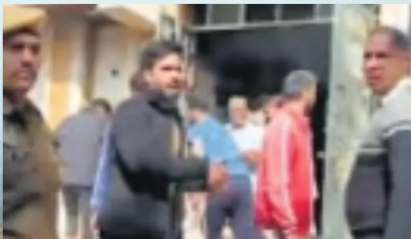 किन्नर गुरु मुन्नी बाई के मकान में लगी भीषण आग