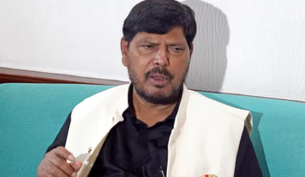 भाषा के नाम पर दादागिरी नहीं चलेगी: अठावले