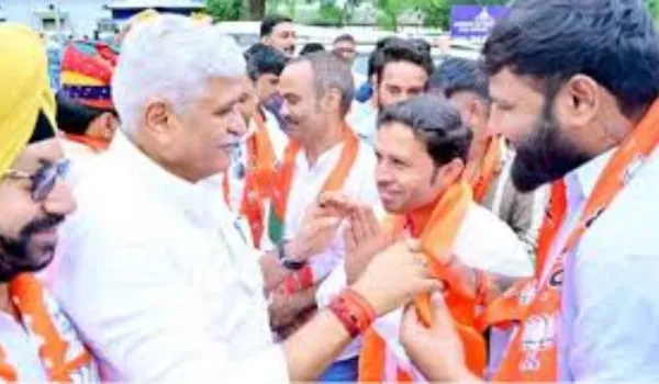 'सकारात्मक ऊर्जा के साथ विकसित भारत के संकल्प को पूरा करने में जुटें'