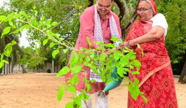 CM का हरियाली के साथ सतत विकास का संकल्प