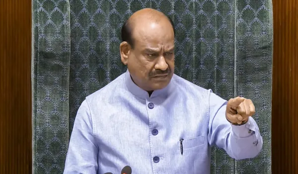 विपक्षी सांसदों से बोले बिरला-देश देख रहा है आपका व्यवहार