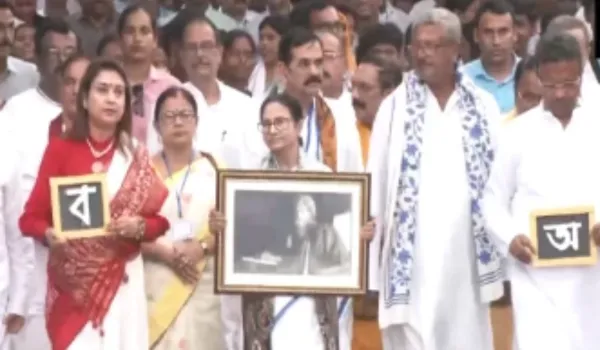 बंगाल में ममता ने छेड़ा भाषा आंदोलन