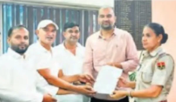 ग्रेटर निगम में करोड़ों के भ्रष्टाचार का आरोप, ज्ञापन सौंपा