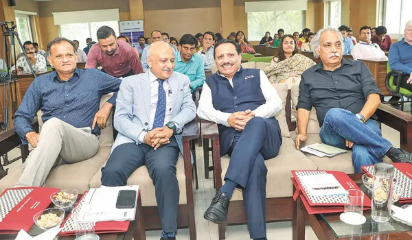 देशभर के शिक्षण संस्थानों में शुरू होंगे इलेक्टोरल लिटरेसी क्लब्सः गोयल