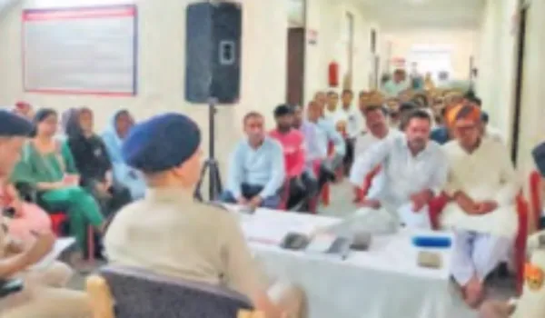 आईजी-एसपी उतरे मैदान में... आमजन से बोले- डरिए मत