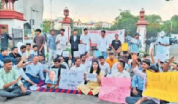 विपक्ष ने किया छात्रों का यूज: BJP माफी की मांग पर अड़ी कांग्रेस