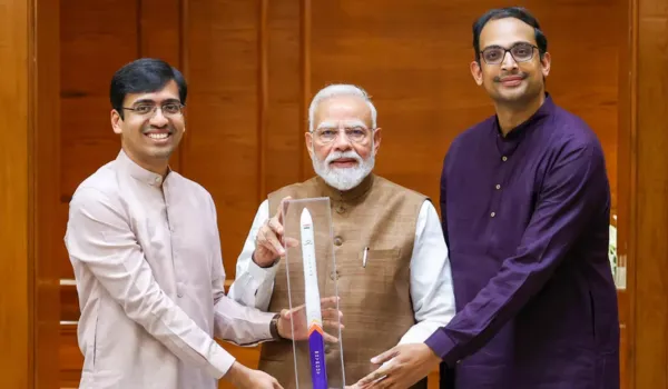 प्रधानमंत्री मोदी से मिले स्काईरूट के संस्थापक