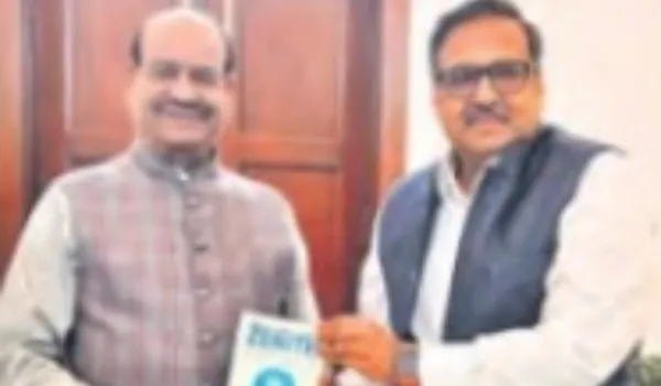 डॉ. अजय डाटा ने बिरला को भेंट की अपनी एआई पुस्तक 'जेनिथ'