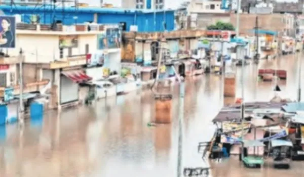 सीकर में बारिश का कहर घर-दुकानों में घुसा पानी