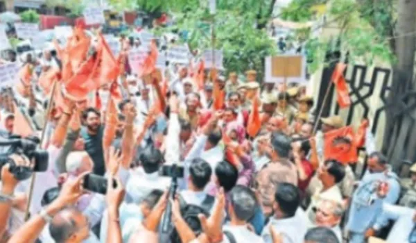 निजी परमिट के विरोध में रोडवेज कर्मचारियों का विरोध प्रदर्शन