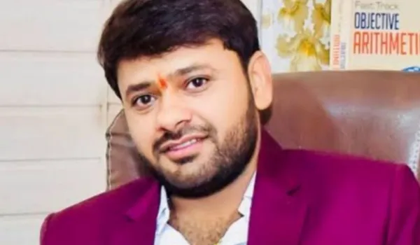 सुरेश ढाका के खिलाफ बनीपार्क थाने में FIR दर्ज