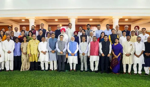 प्रधानमंत्री मोदी 33 देशों से लौटे 7 डेलिगेशन से मिले