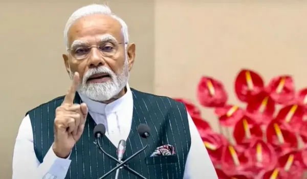 रक्षा उत्पादन में आधुनिकीकरण व आत्मनिर्भरता पर जोर: मोदी