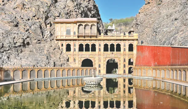 अब गलता तीर्थ होगा स्मार्ट... श्रद्धालुओं के लिए खुलेगा सरस पार्लर