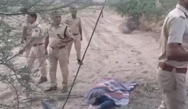 प्रसाद खाने से 3 की मौत, 45 लाख लूटकर फरार