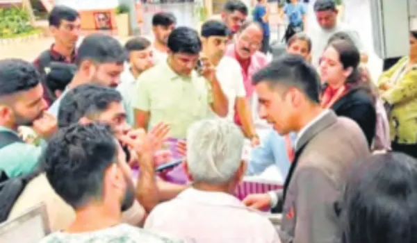 7 घंटे का इंतजार, न उड़ान मिली ना ही खाना