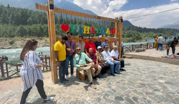 पहलगाम में पटरी पर लौट रहा है पर्यटन