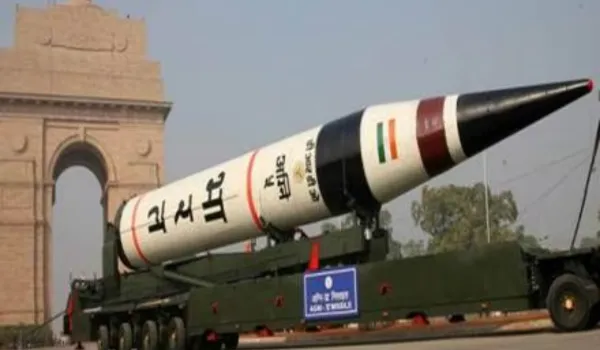 एटमी हथियारों में भारत पाकिस्तान से आगे