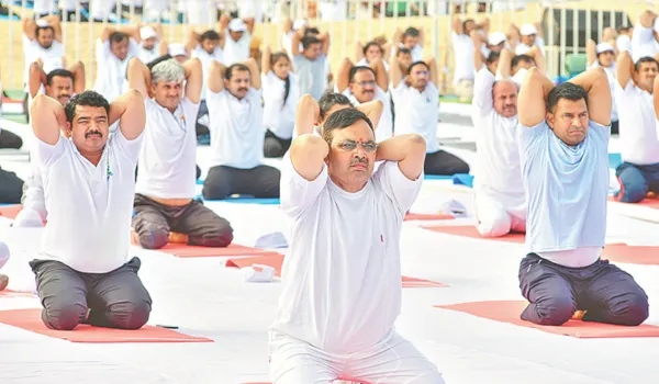 1.27 करोड़ लोगों ने योग कर स्थापित किया नया रिकॉर्ड