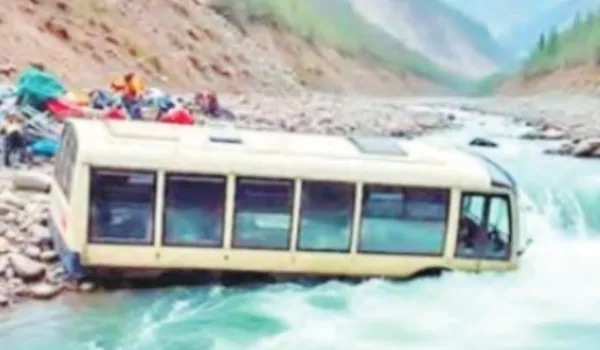 राजस्थान के छह यात्री लापता, तलाश जारी