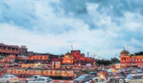 जयपुर में बादलों की दस्तक के बाद बूंदों से मिली राहत