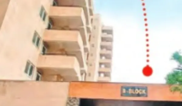 AIC रेजीडेंसी में 13वीं मंजिल से गिरकर नाबालिग छात्रा की मौत